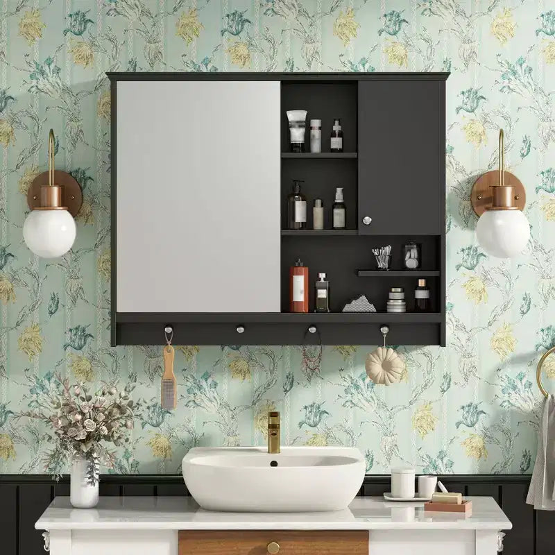 Mobiletto da bagno a parete con specchio, ripiani regolabili, anta e ganci portasciugamani
