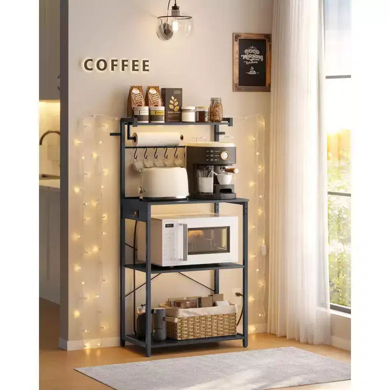 Scaffale da cucina a 4 ripiani con presa di corrente integrata, ripiano regolabile e 8 ganci