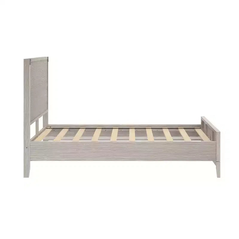 Letto a piattaforma in legno massello, misura matrimoniale
