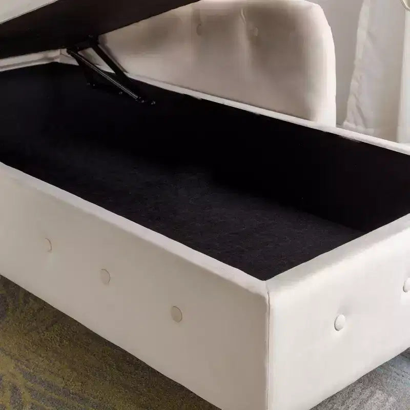 Chaise longue in velluto con contenitore e borchie decorative