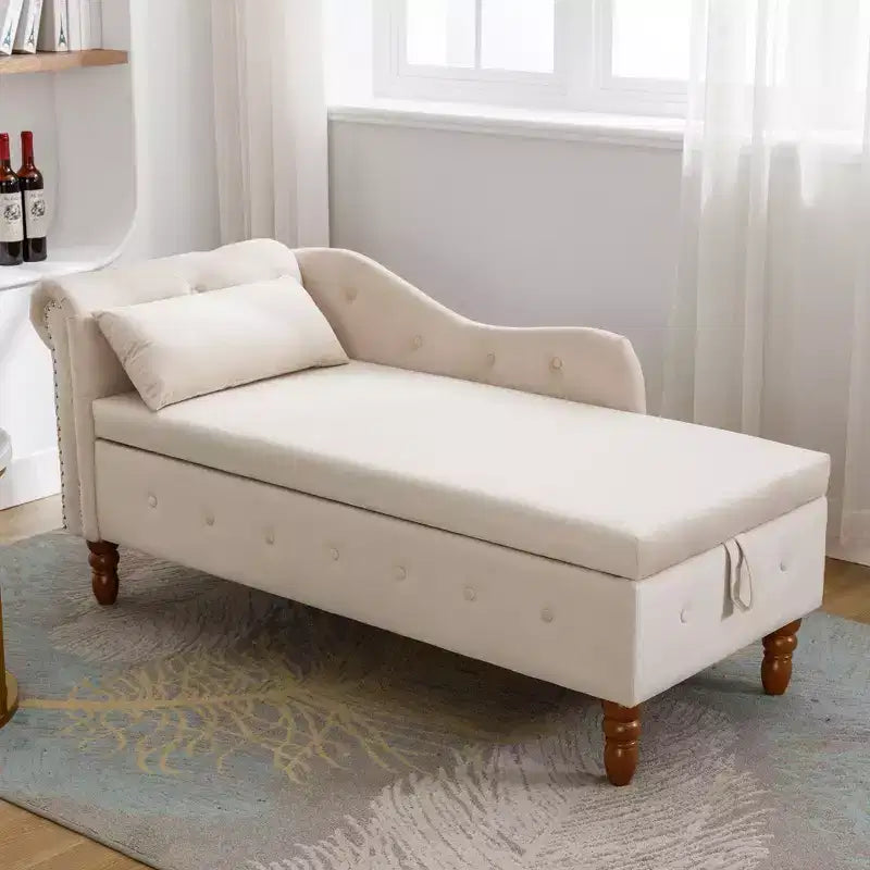 Chaise longue in velluto con contenitore e borchie decorative